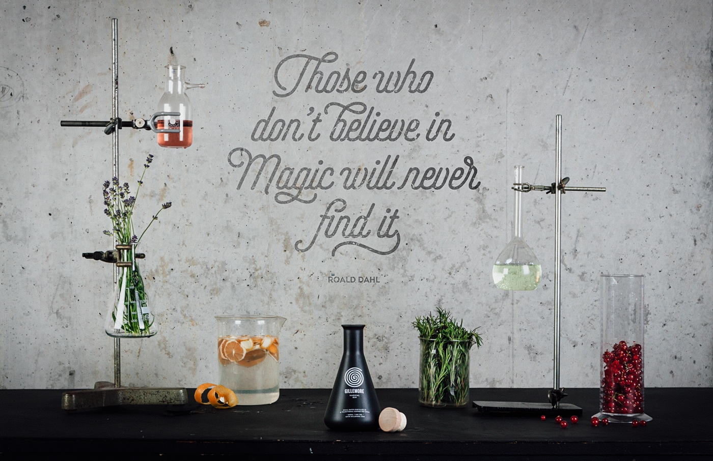 神奇松子酒瓶型包裝設(shè)計(jì)，全新視覺體驗(yàn)