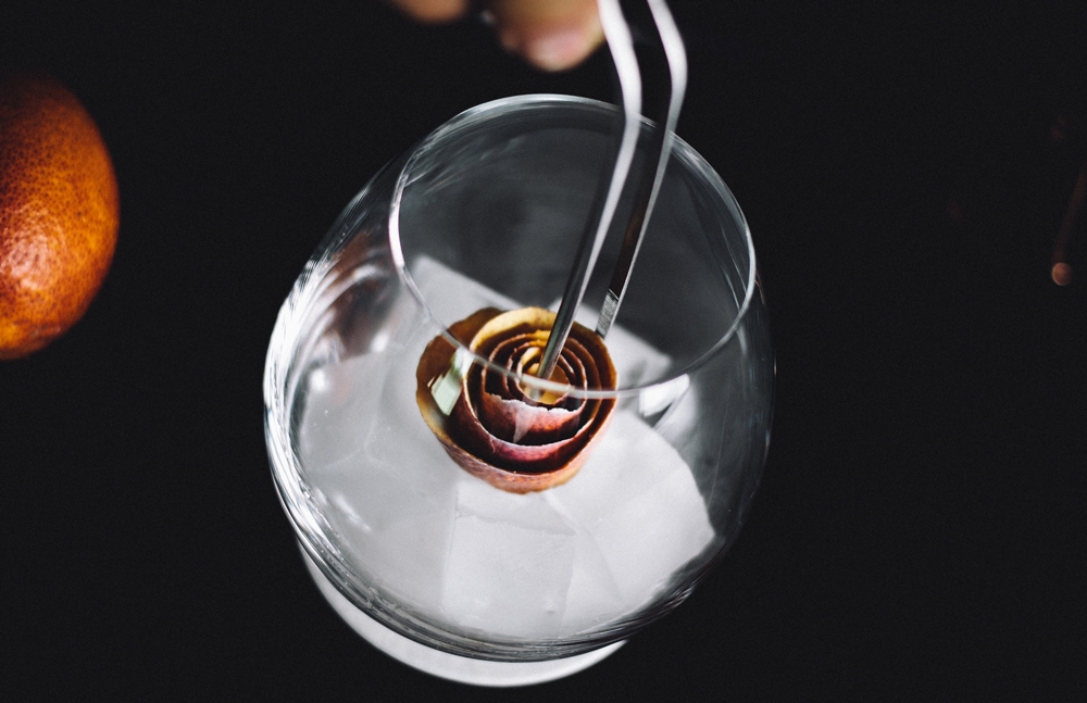 神奇松子酒瓶型包裝設(shè)計(jì)，全新視覺體驗(yàn)