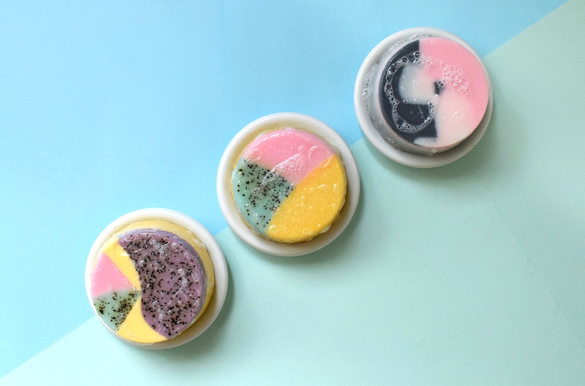 沐浴時間，全新的沐浴用品香皂產品包裝設計，盡情的放松休息吧！